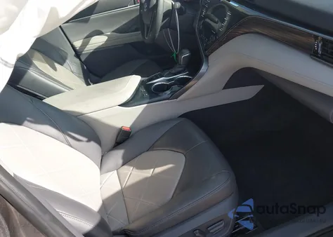 2019 Toyota Camry Xle V6 z USA, uszkodzony, nr VIN 4T1BZ1HK0KU507420